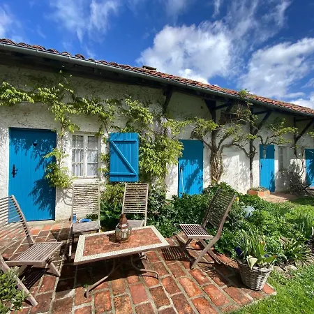 Domaine Du Tafiart Bed & Breakfast Sarron