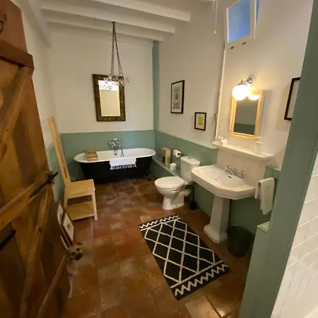 Bed & Breakfast Domaine Du Tafiart Sarron